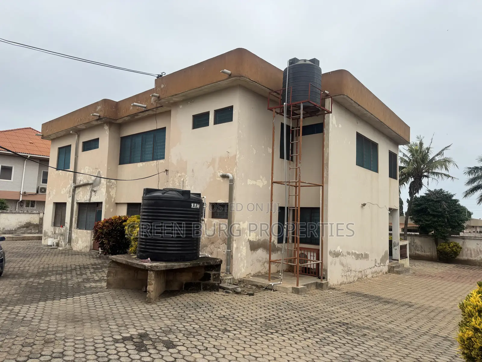 5bdrm House in Nungua for sale