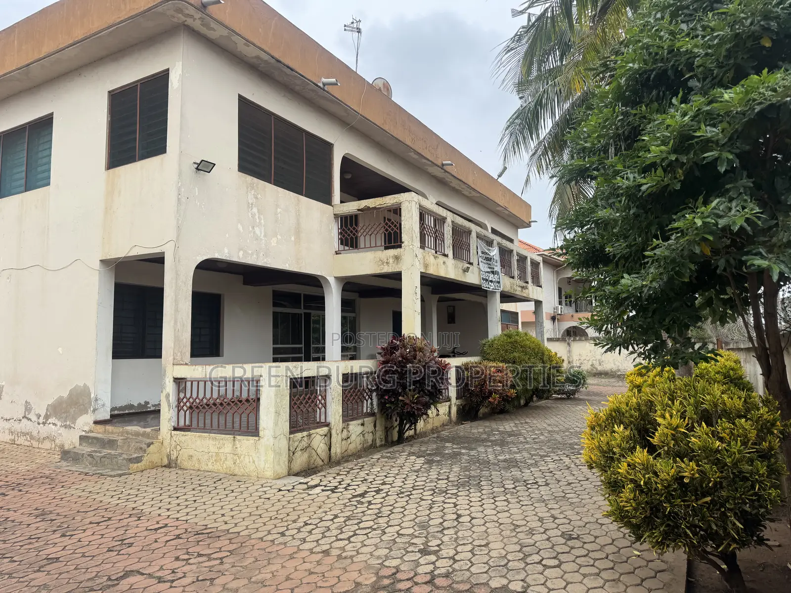 5bdrm House in Nungua for sale