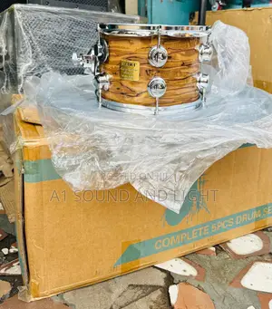Tama Maple Custom 5 Pcs Drum Set With Competition Hardware