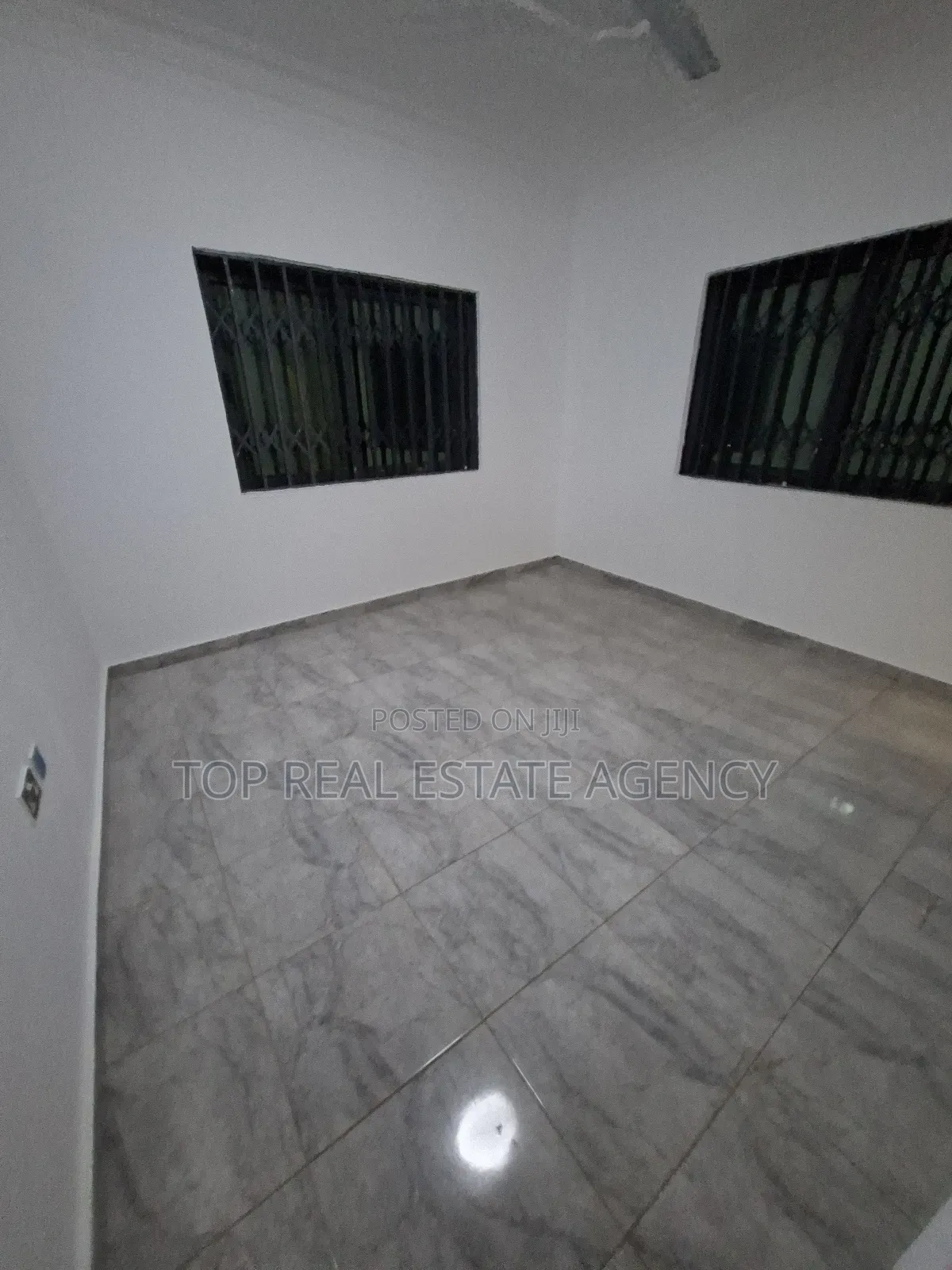 2bdrm Apartment in Pillar ,,, Dome for rent