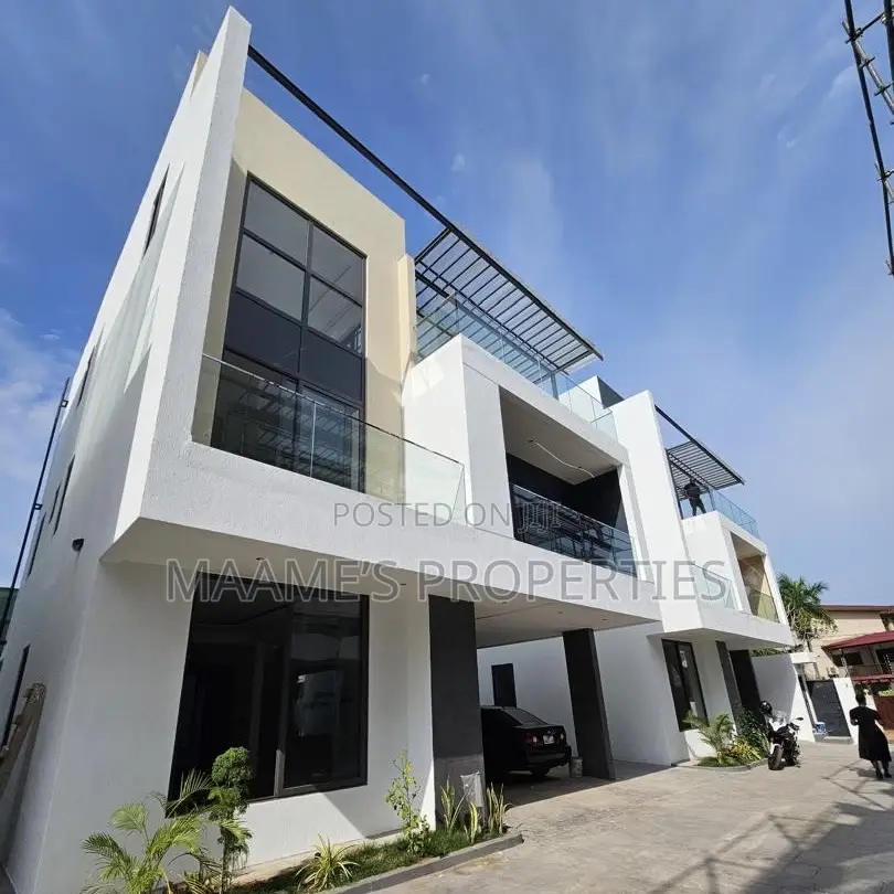 4bdrm Townhouse / Terrace in Cantonments for rent