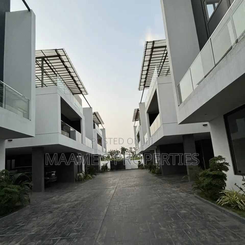4bdrm Townhouse / Terrace in Cantonments for rent
