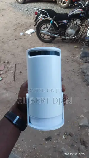 1080p High Definition Smart Projector