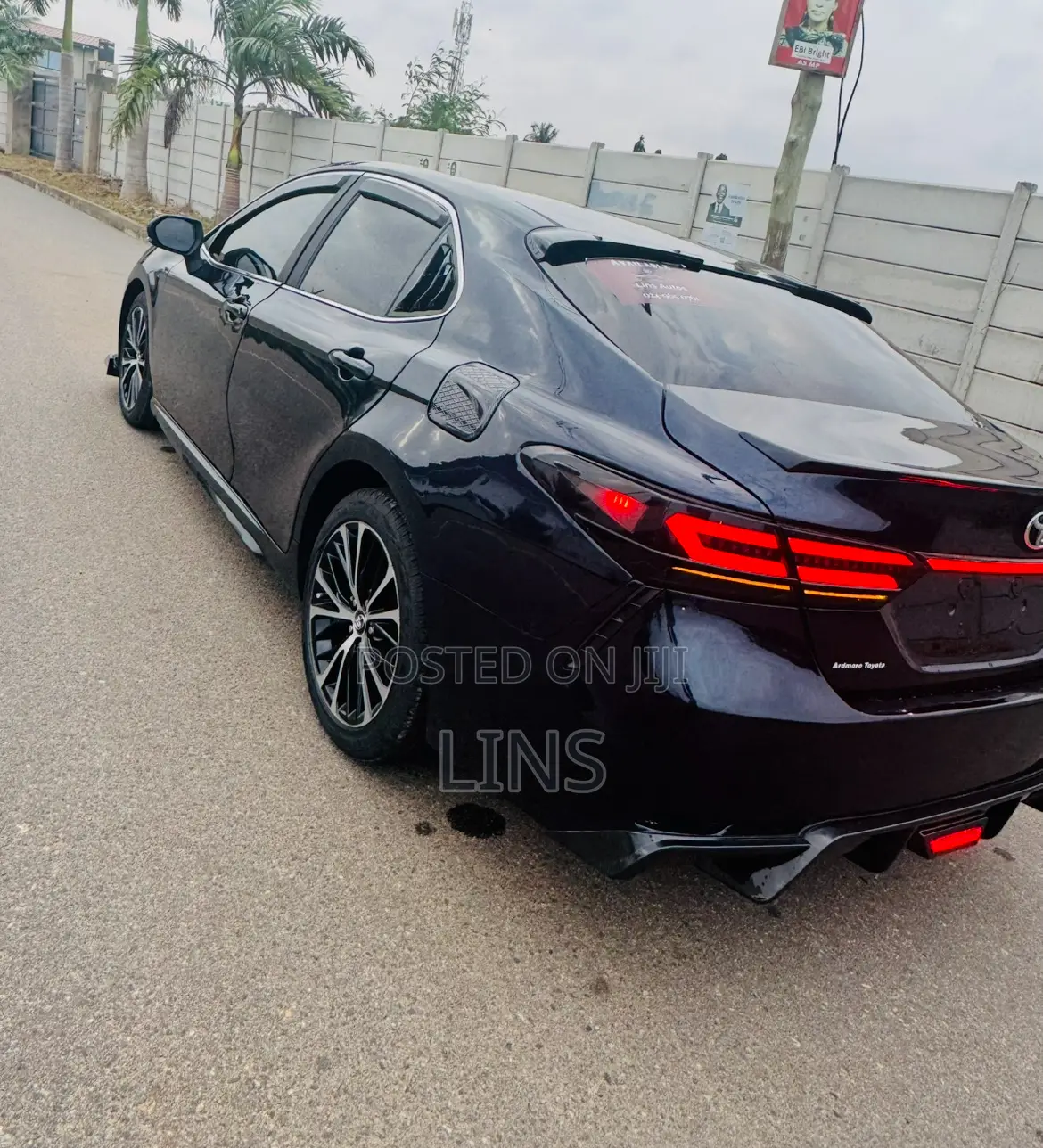 Toyota Camry SE FWD (2.5L 4cyl 8AM) 2018 Green