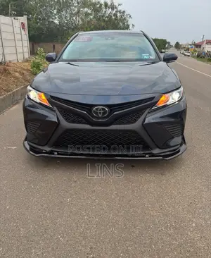 Toyota Camry SE FWD (2.5L 4cyl 8AM) 2018 Green