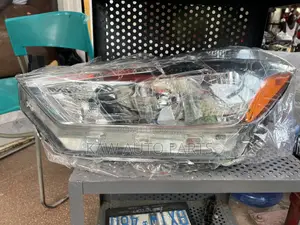 2016,2017,2018 Headlight For Nissan Kicks
