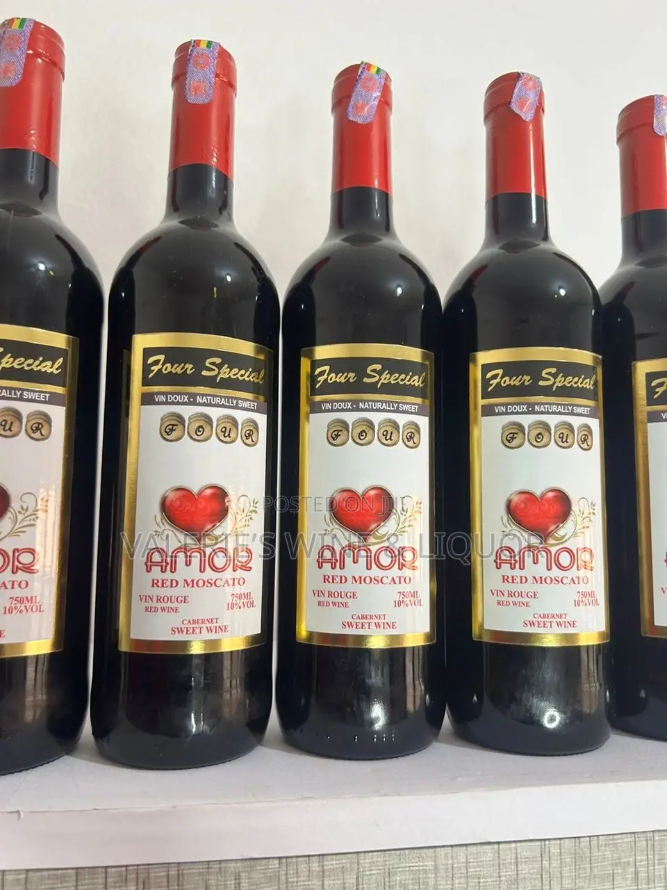 Four Special Amor Red Moscato -10% Alc(Spain)