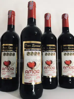 Four Special Amor Red Moscato -10% Alc(Spain)