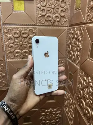 Apple iPhone XR 64 GB White