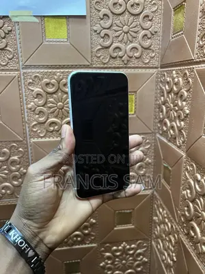 Apple iPhone XR 64 GB White