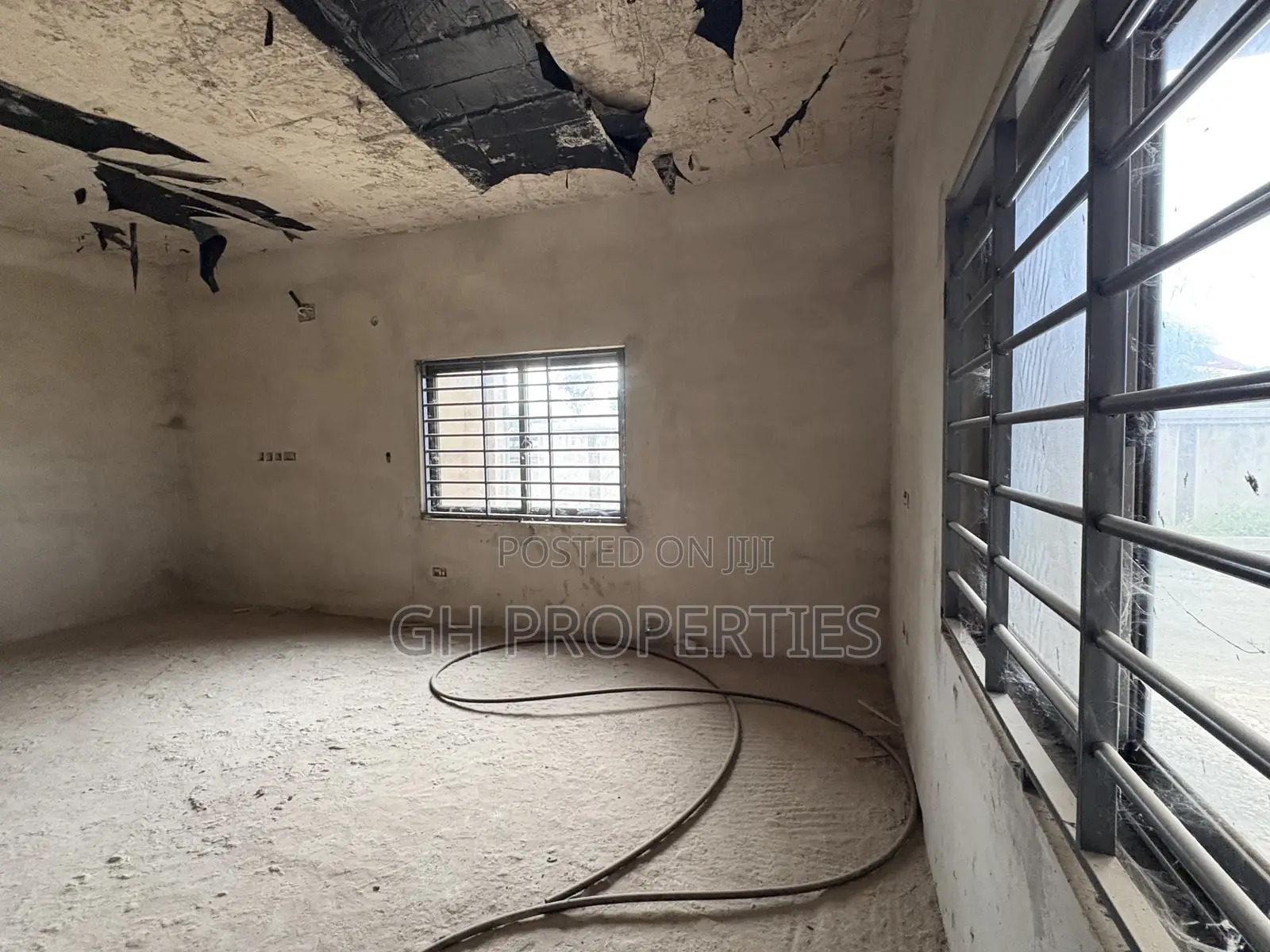 5bdrm House in Apaaso, Kumasi Metropolitan for sale
