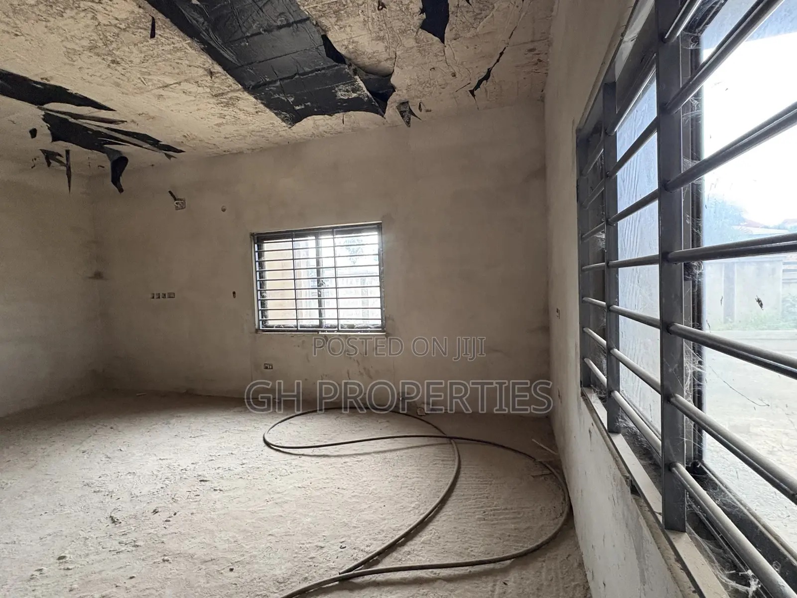 5bdrm House in Apaaso, Kumasi Metropolitan for sale