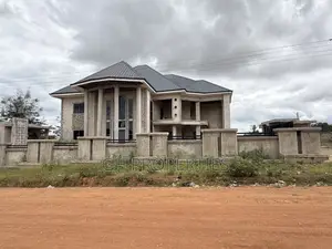 5bdrm House in Apaaso, Kumasi Metropolitan for sale