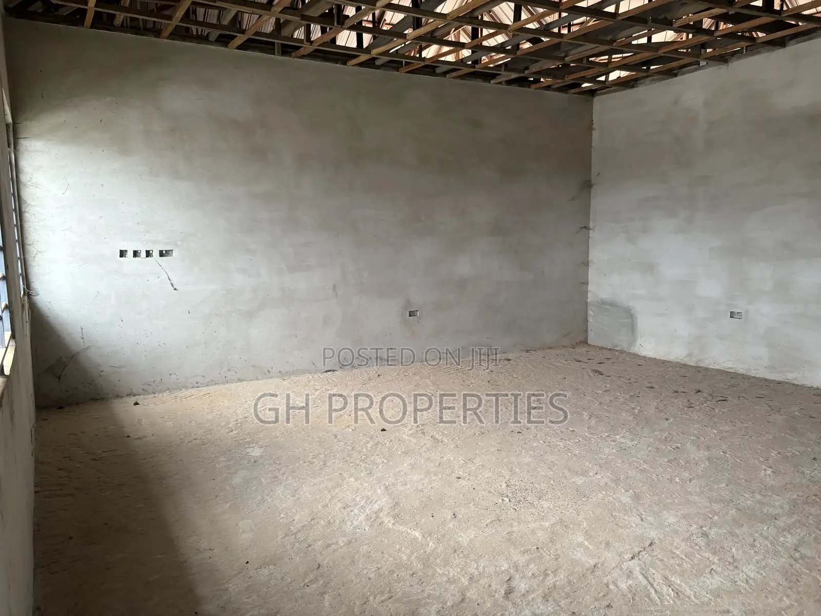 5bdrm House in Apaaso, Kumasi Metropolitan for sale