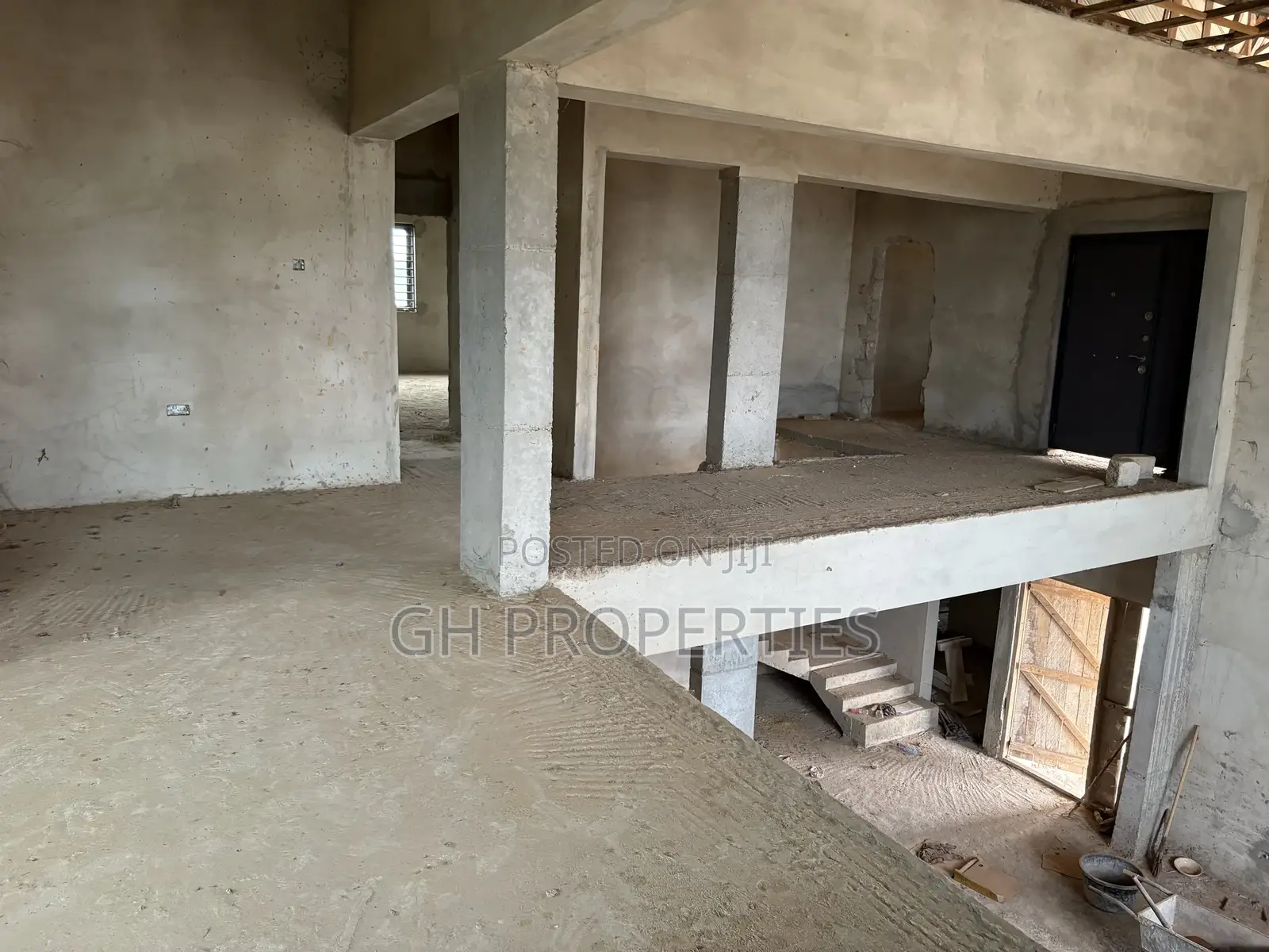 5bdrm House in Apaaso, Kumasi Metropolitan for sale