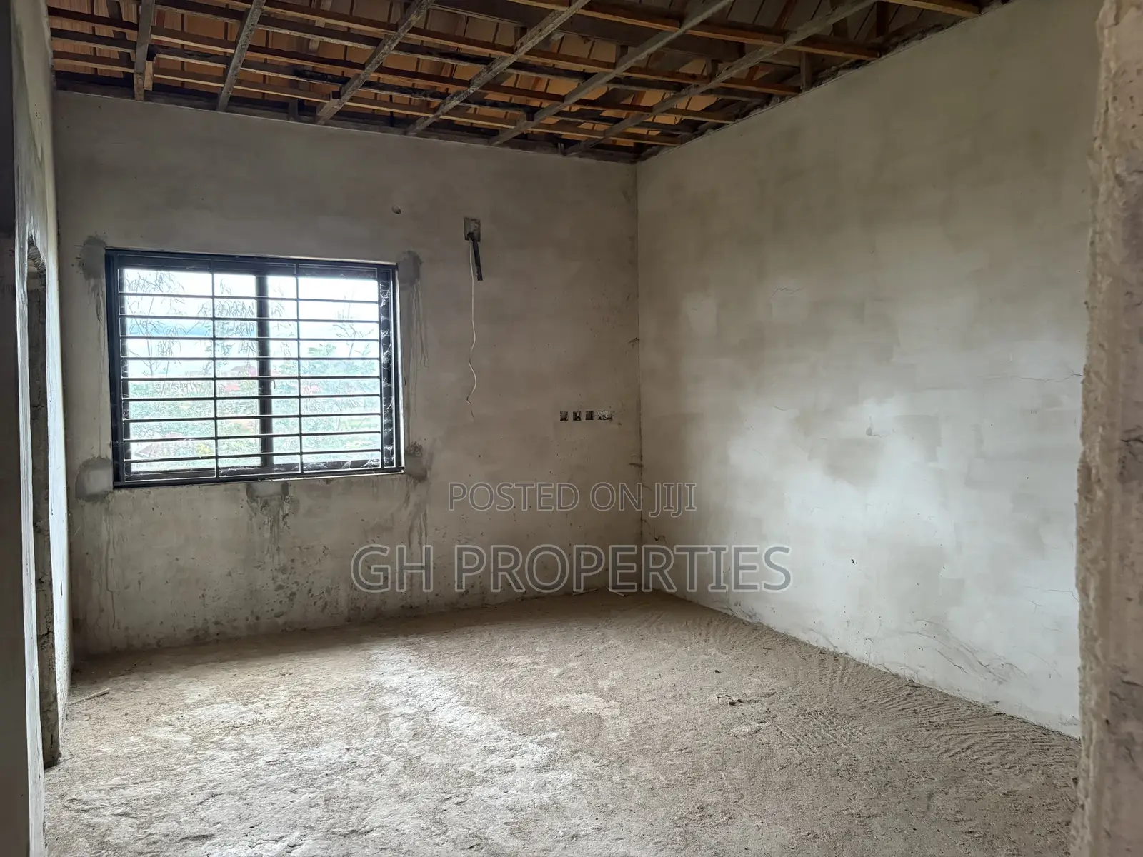 5bdrm House in Apaaso, Kumasi Metropolitan for sale