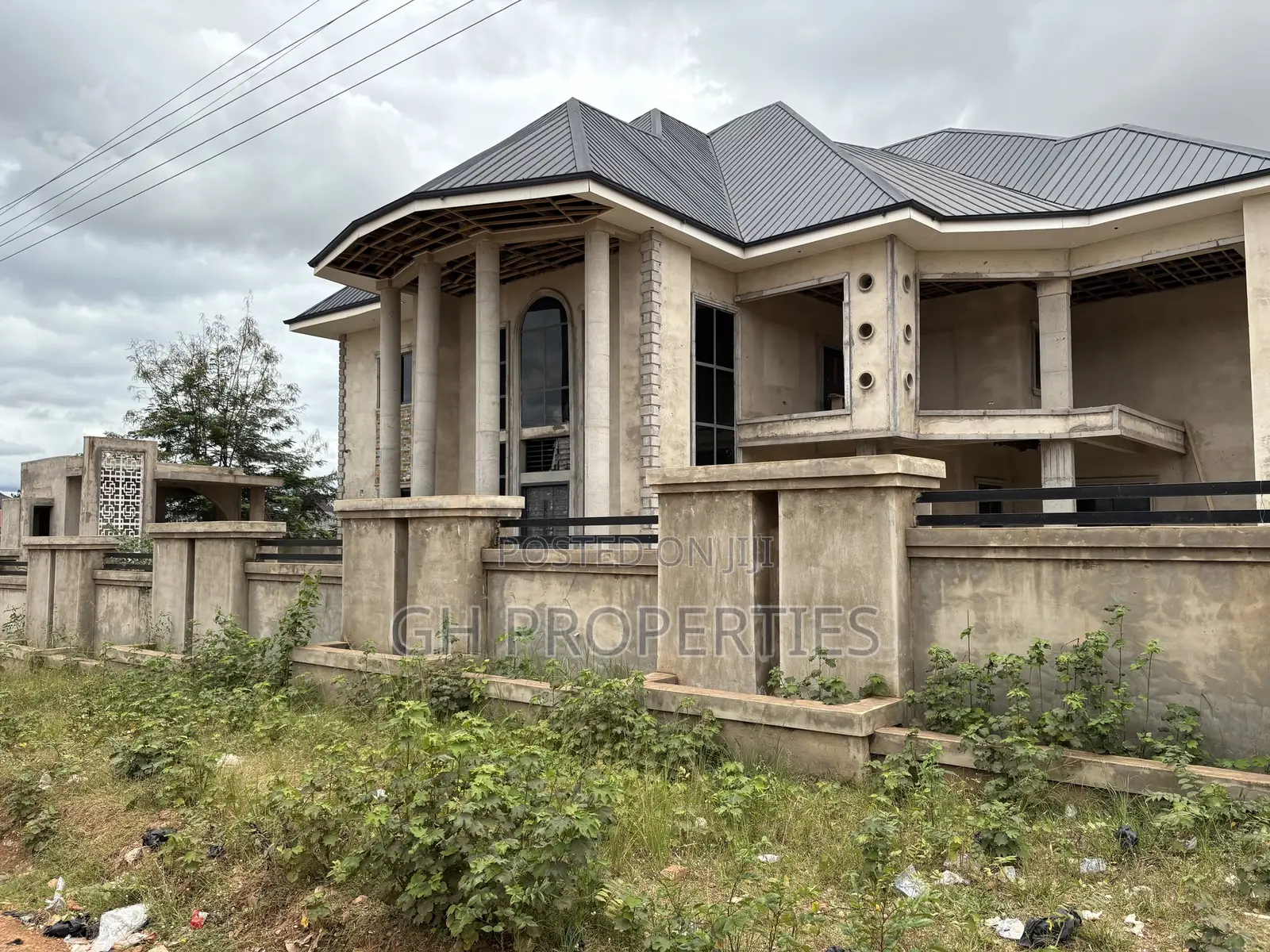 5bdrm House in Apaaso, Kumasi Metropolitan for sale
