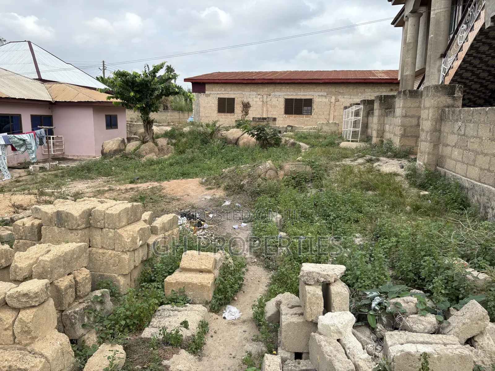 Half Plot for Sale at Sokoban Krofrom.