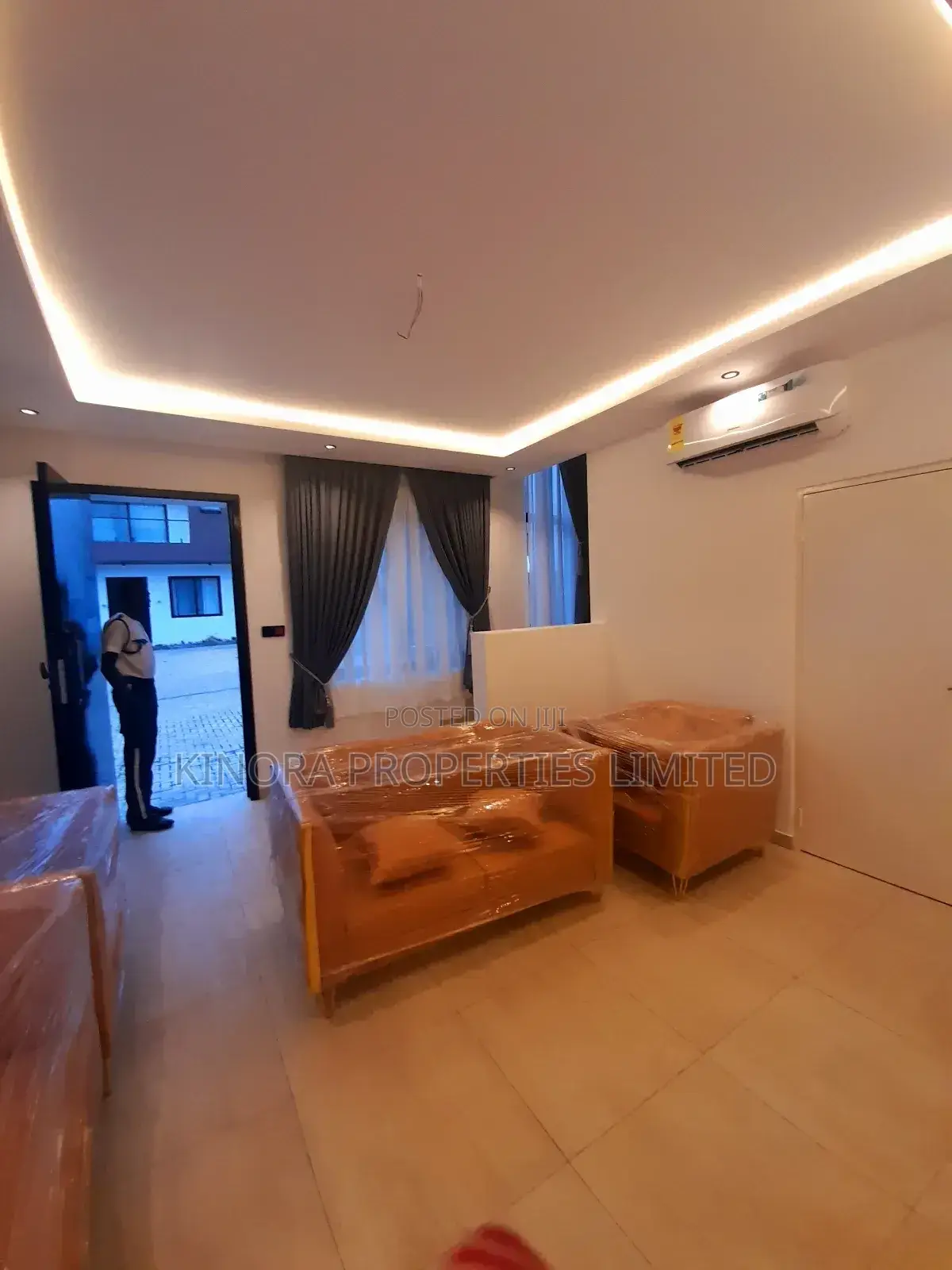 3bdrm Duplex in Westland for sale