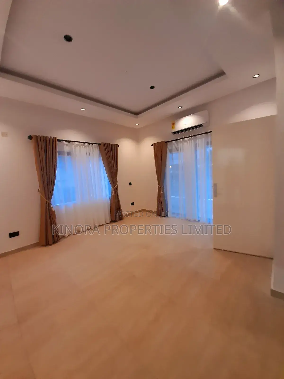 3bdrm Duplex in Westland for sale