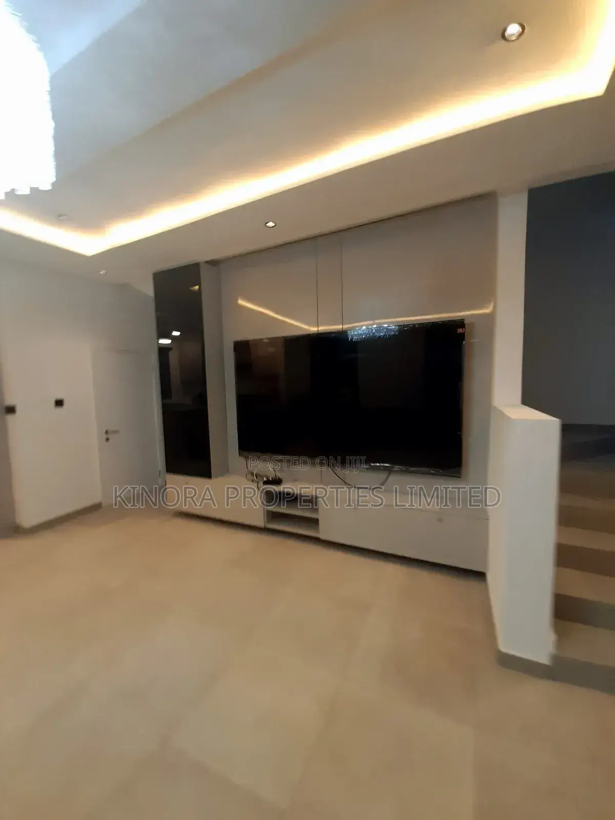 3bdrm Duplex in Westland for sale