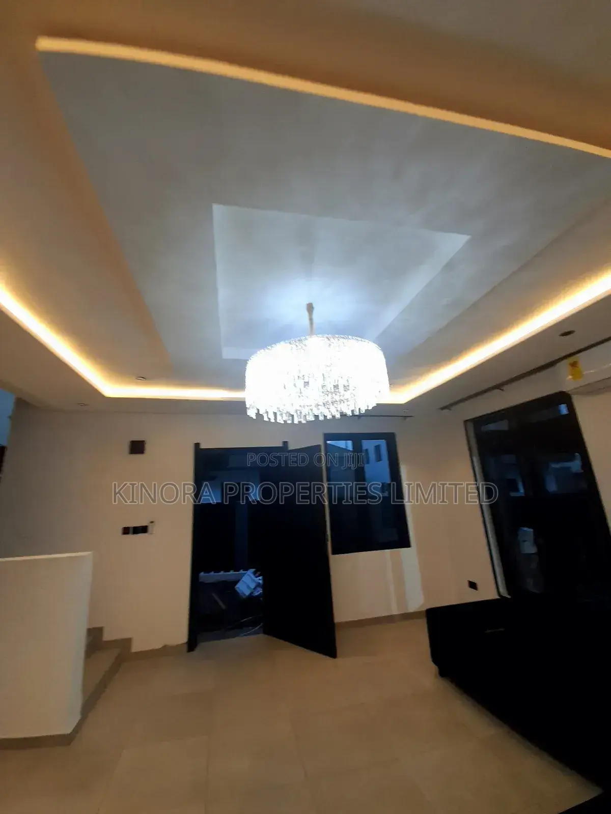 3bdrm Duplex in Westland for sale