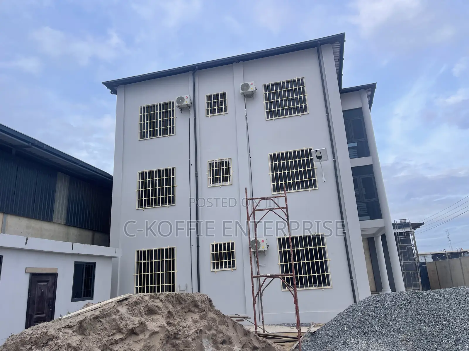 4000 SQM Warehouse With Apartments at Tema
