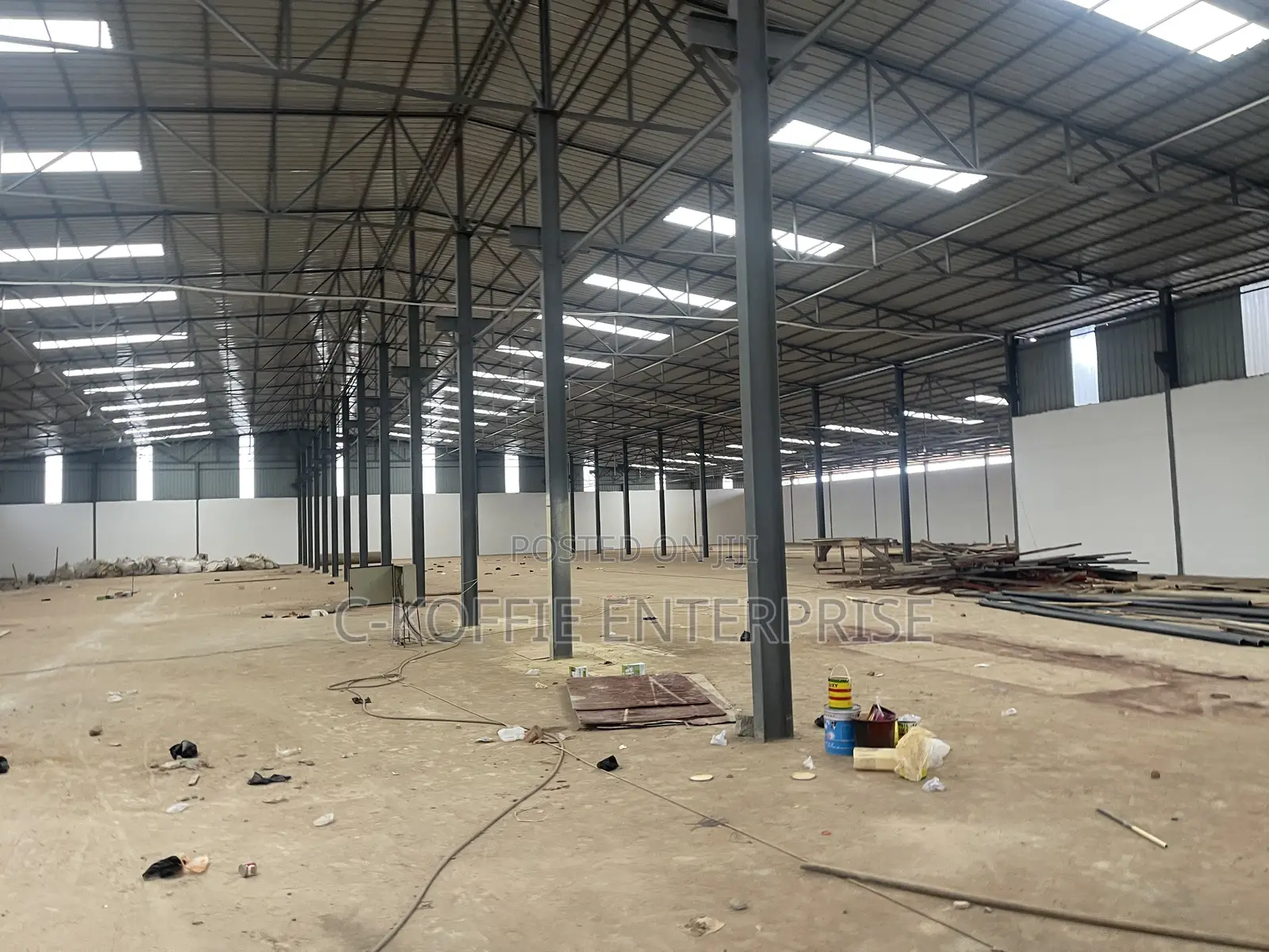 4000 SQM Warehouse With Apartments at Tema