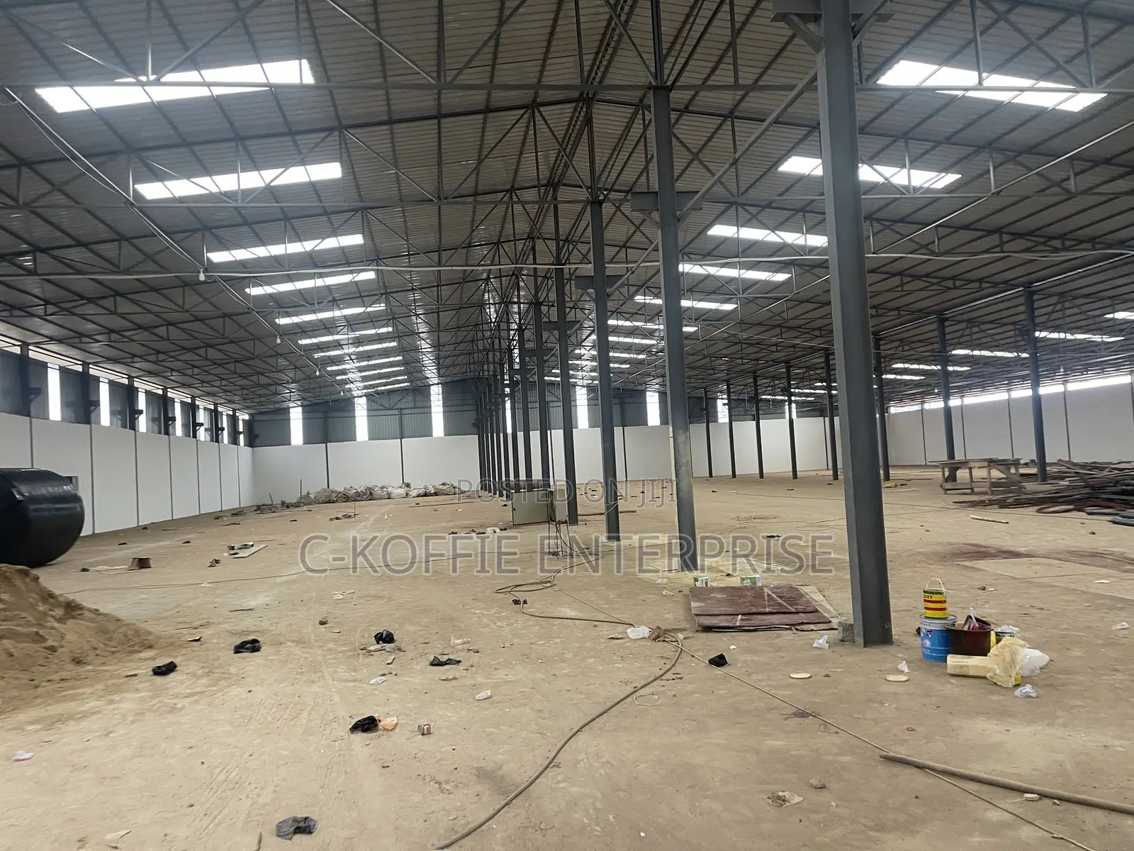 4000 SQM Warehouse With Apartments at Tema