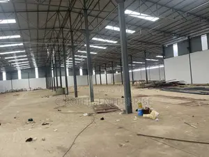 4000 SQM Warehouse With Apartments at Tema