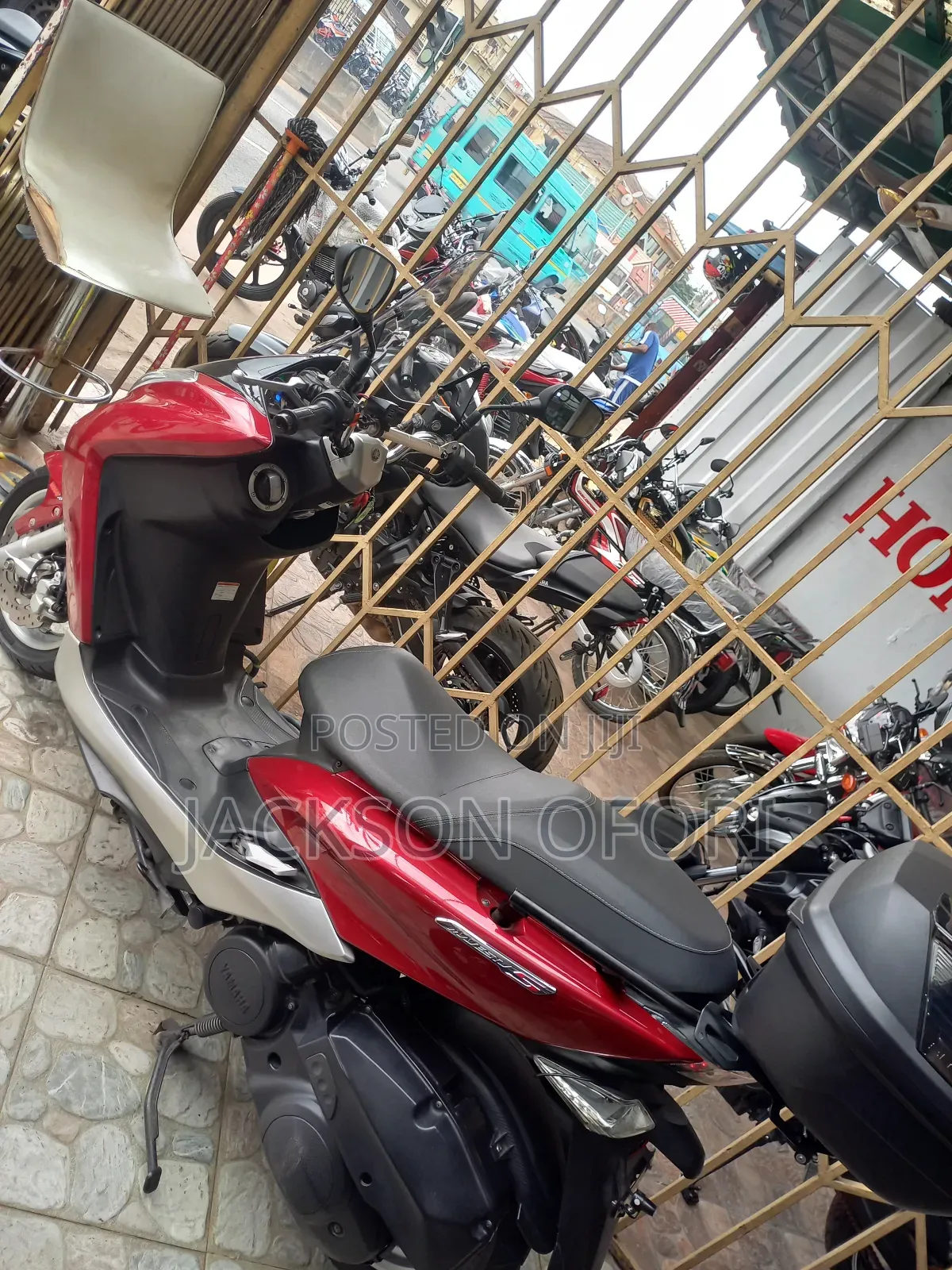 Yamaha 2021 Black