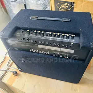 Roland Kc - 550 4 - Channels Mixing Keyboard Amplifier