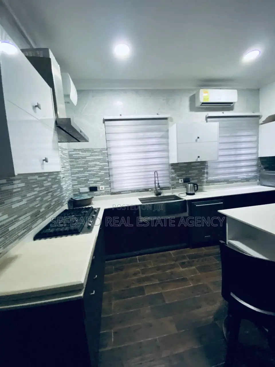 7bdrm House in Sefdard Properties, Achimota for sale
