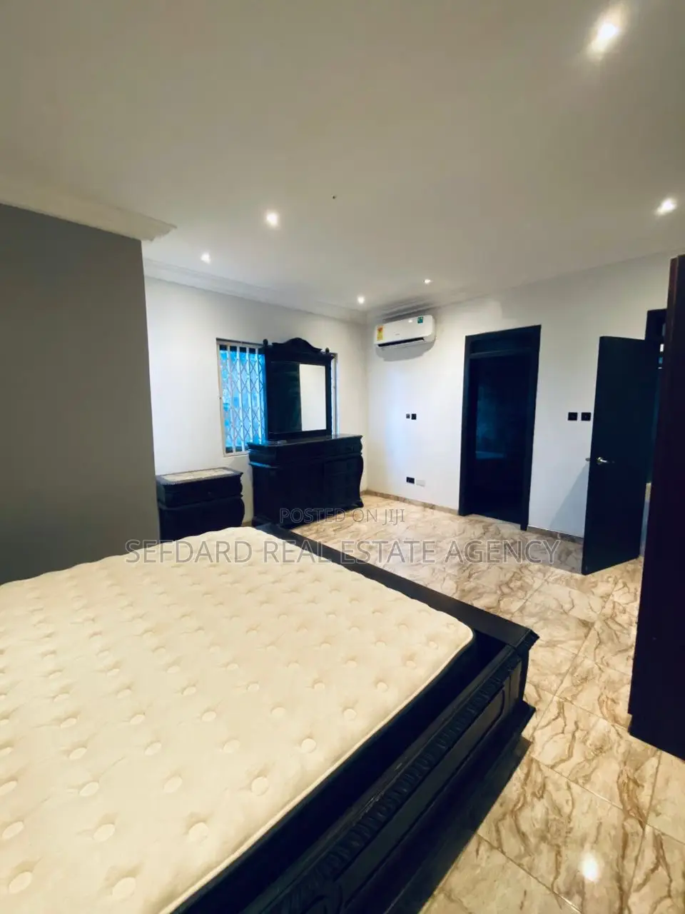7bdrm House in Sefdard Properties, Achimota for sale