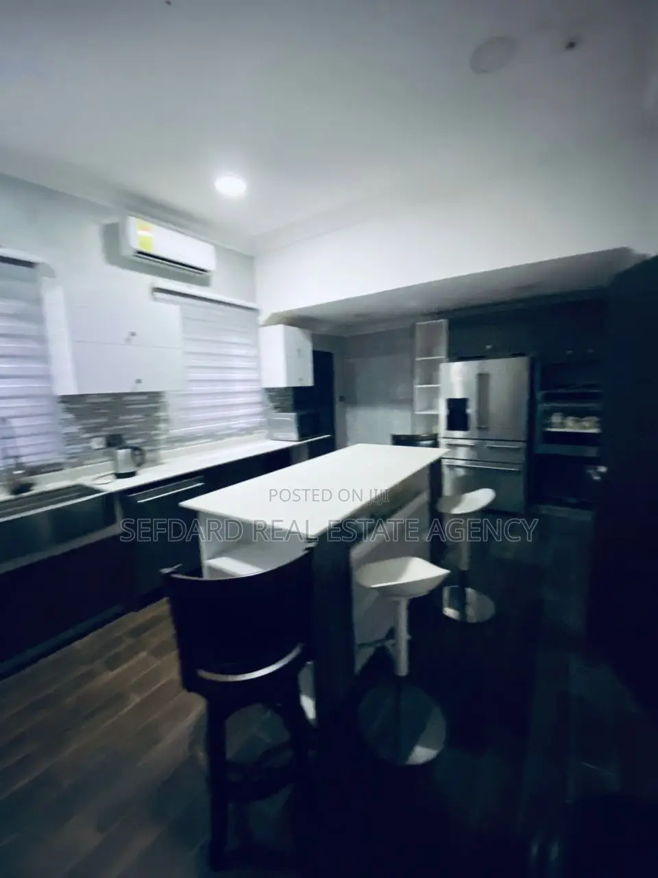 7bdrm House in Sefdard Properties, Achimota for sale