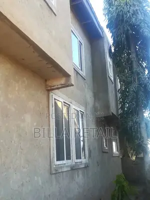 4bdrm House in West Hills Mall Area for sale