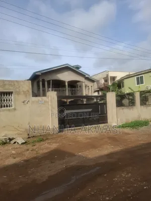 5bdrm House in Klagon, Tema Metropolitan for sale