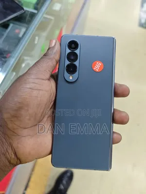 Samsung Galaxy Z Fold4 256 GB Gold