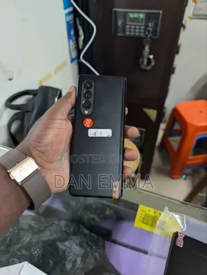 Samsung Galaxy Z Fold4 256 GB Gold