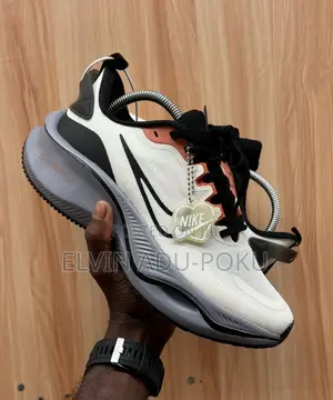 Nike Zoom X Sneaker