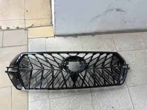 Toyota Land Cruiser V8 Front Grille/Shells