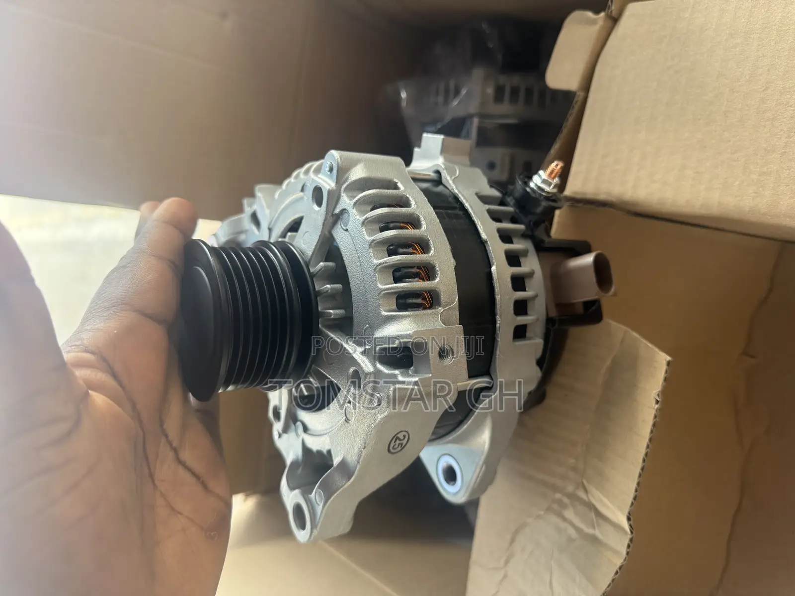Toyota Lexus Alternator 27060-36100