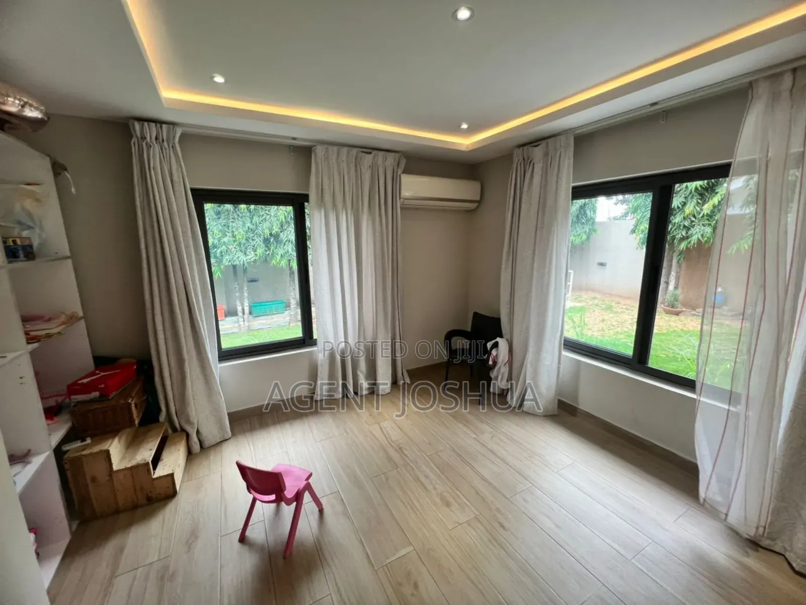 5bdrm House in Marivielle Home, Manet Junction for rent