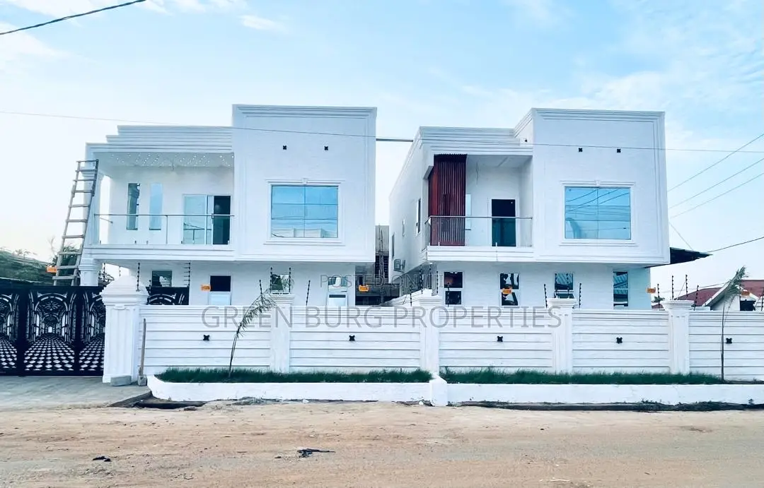 4bdrm House in Green, Ashaley Botwe for sale