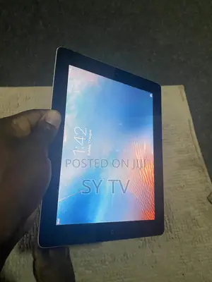 Apple iPad 2 Wi-Fi 16 GB Gray