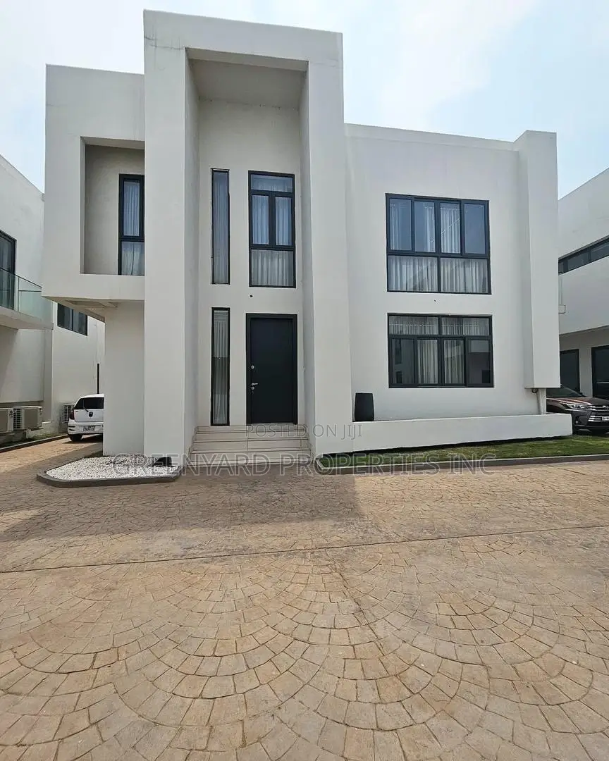 4bdrm Townhouse / Terrace in Adjiringanor, East Legon for rent