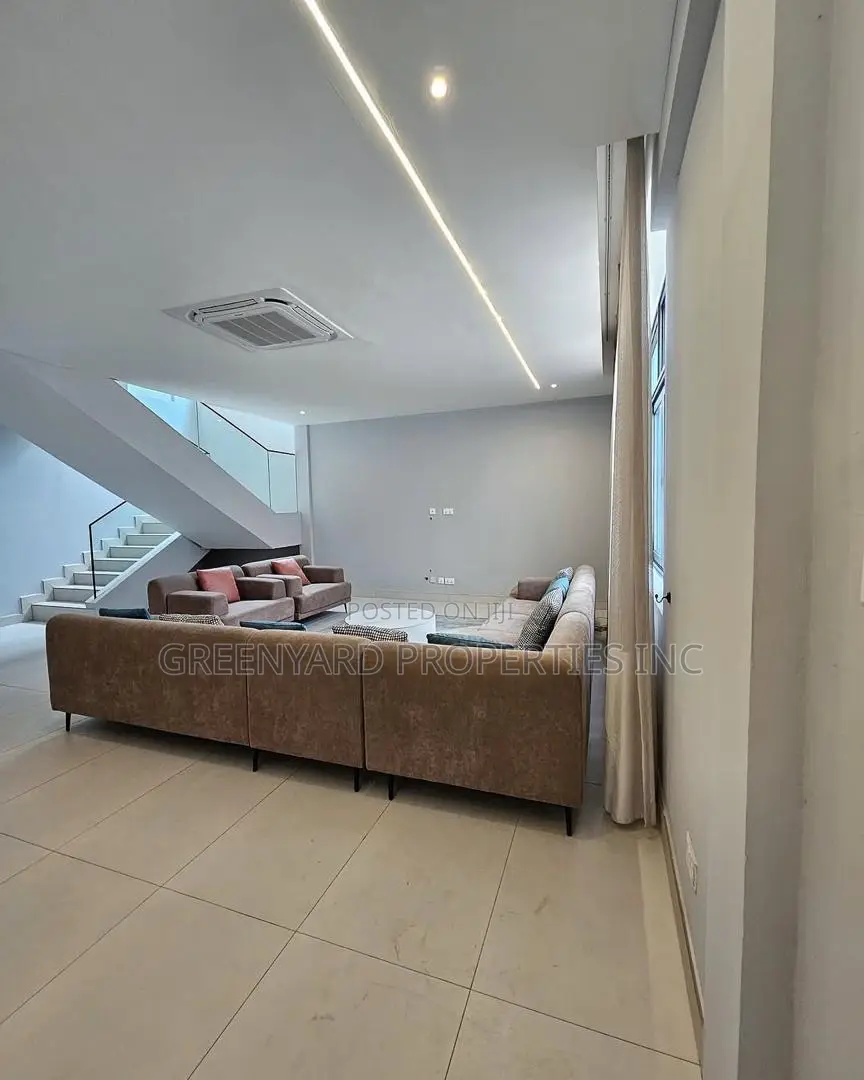 4bdrm Townhouse / Terrace in Adjiringanor, East Legon for rent