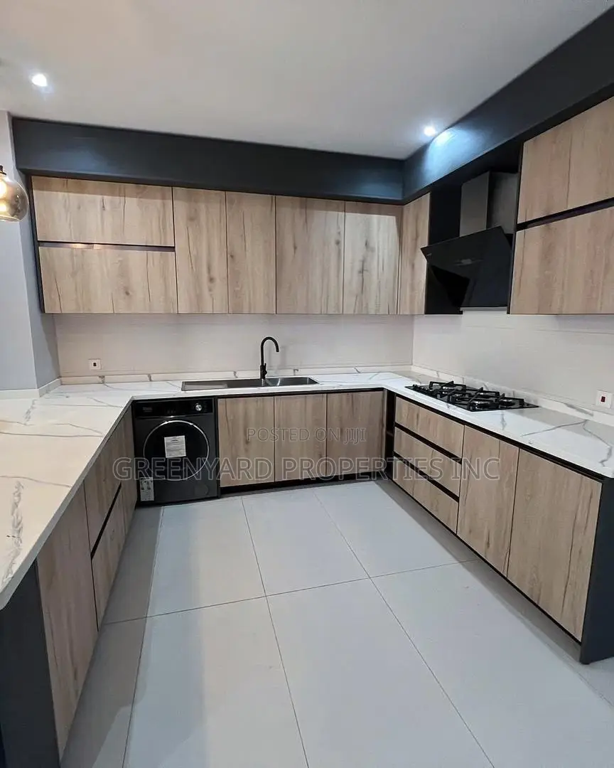 4bdrm Townhouse / Terrace in Adjiringanor, East Legon for rent