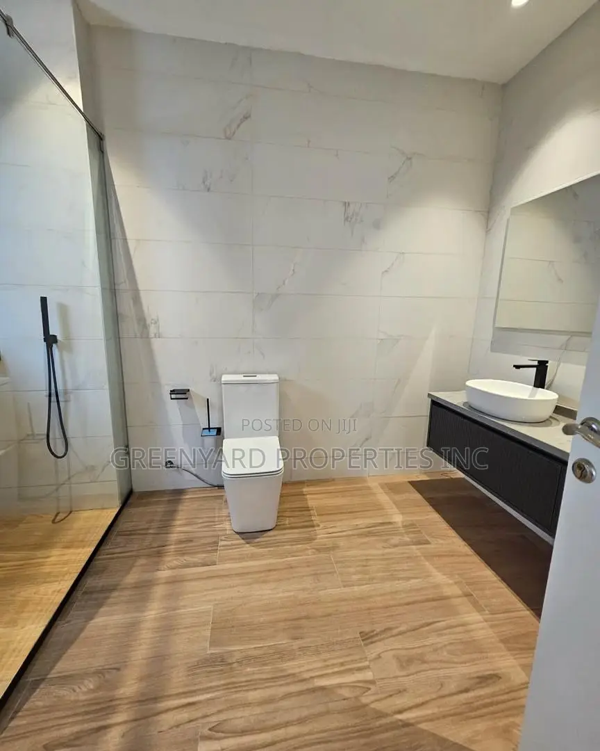4bdrm Townhouse / Terrace in Adjiringanor, East Legon for rent