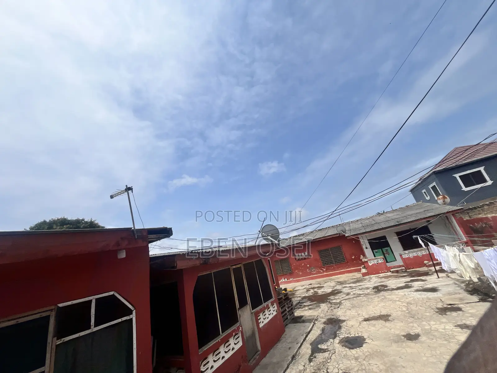 6bdrm House in Dansoman for sale